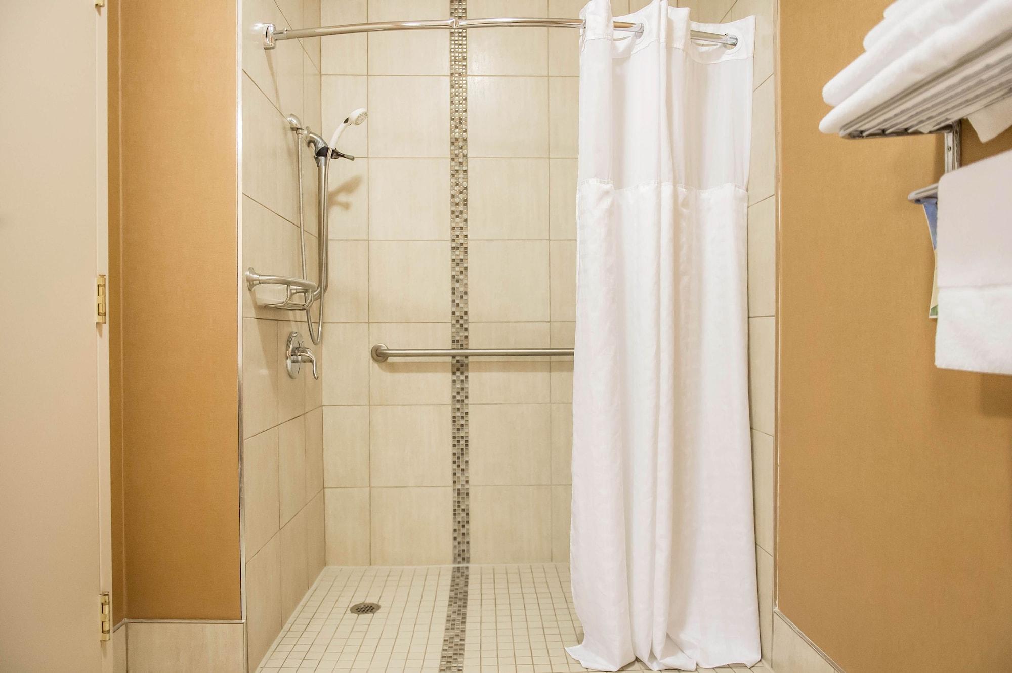 Comfort Inn Броквил Екстериор снимка