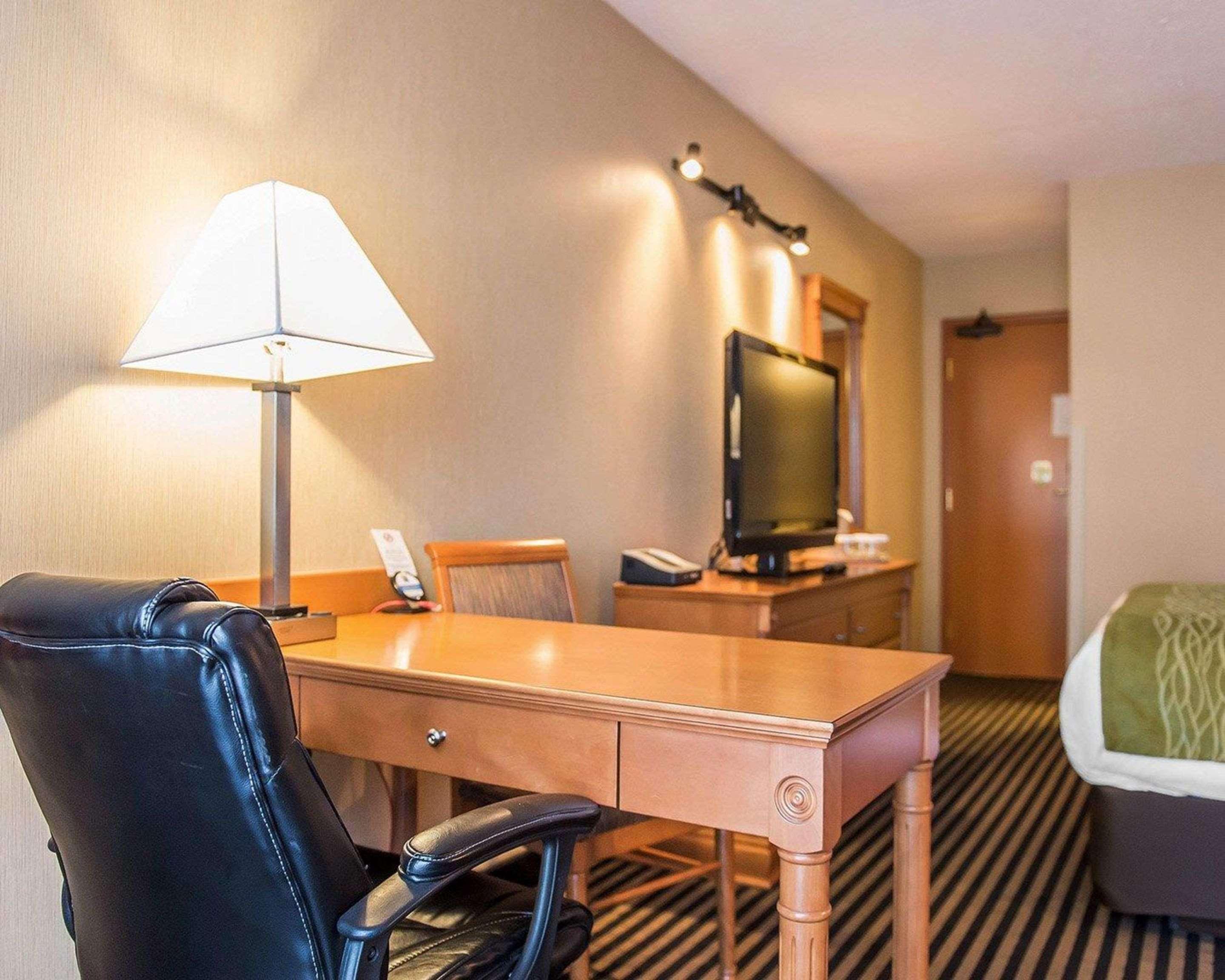 Comfort Inn Броквил Екстериор снимка