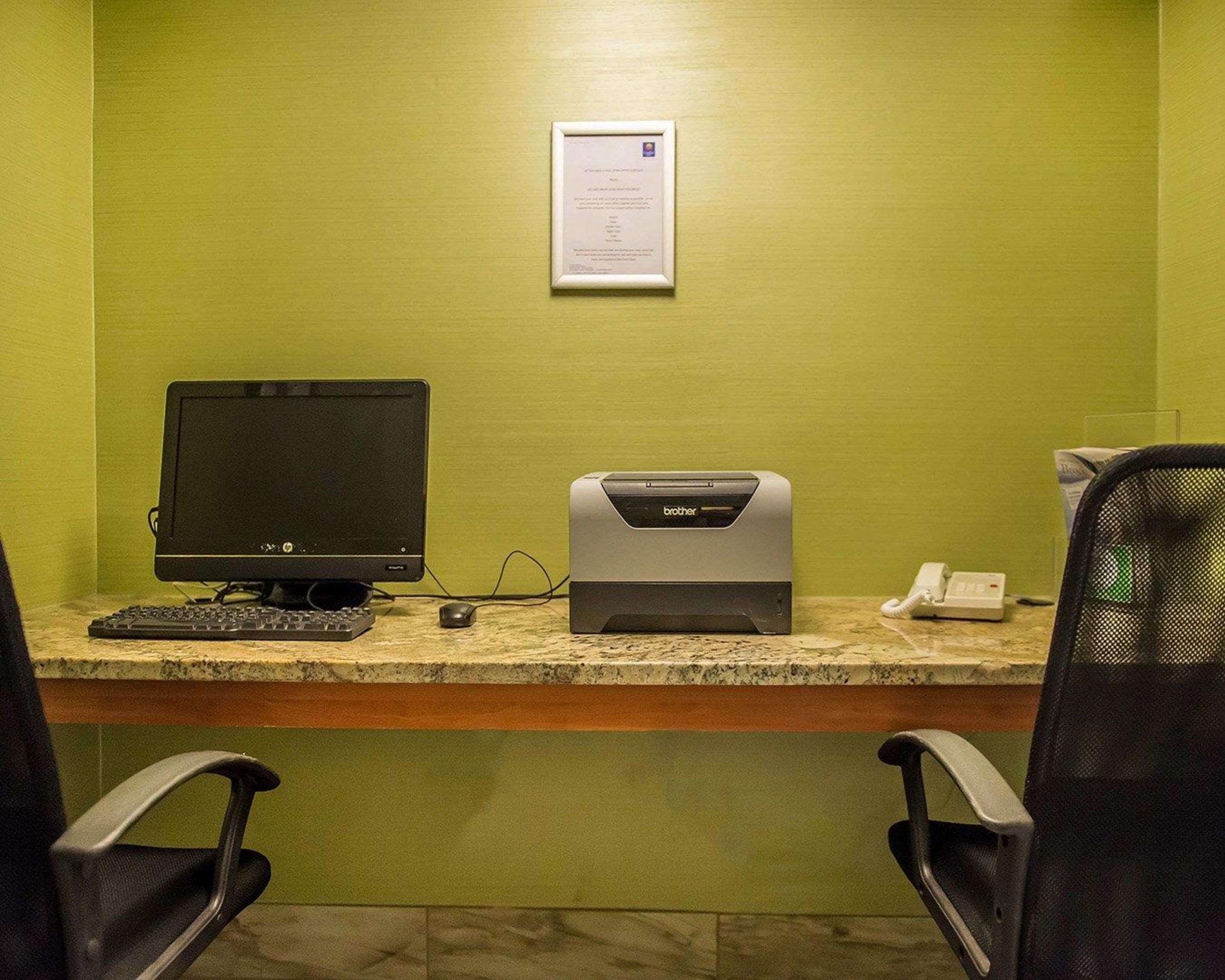 Comfort Inn Броквил Екстериор снимка