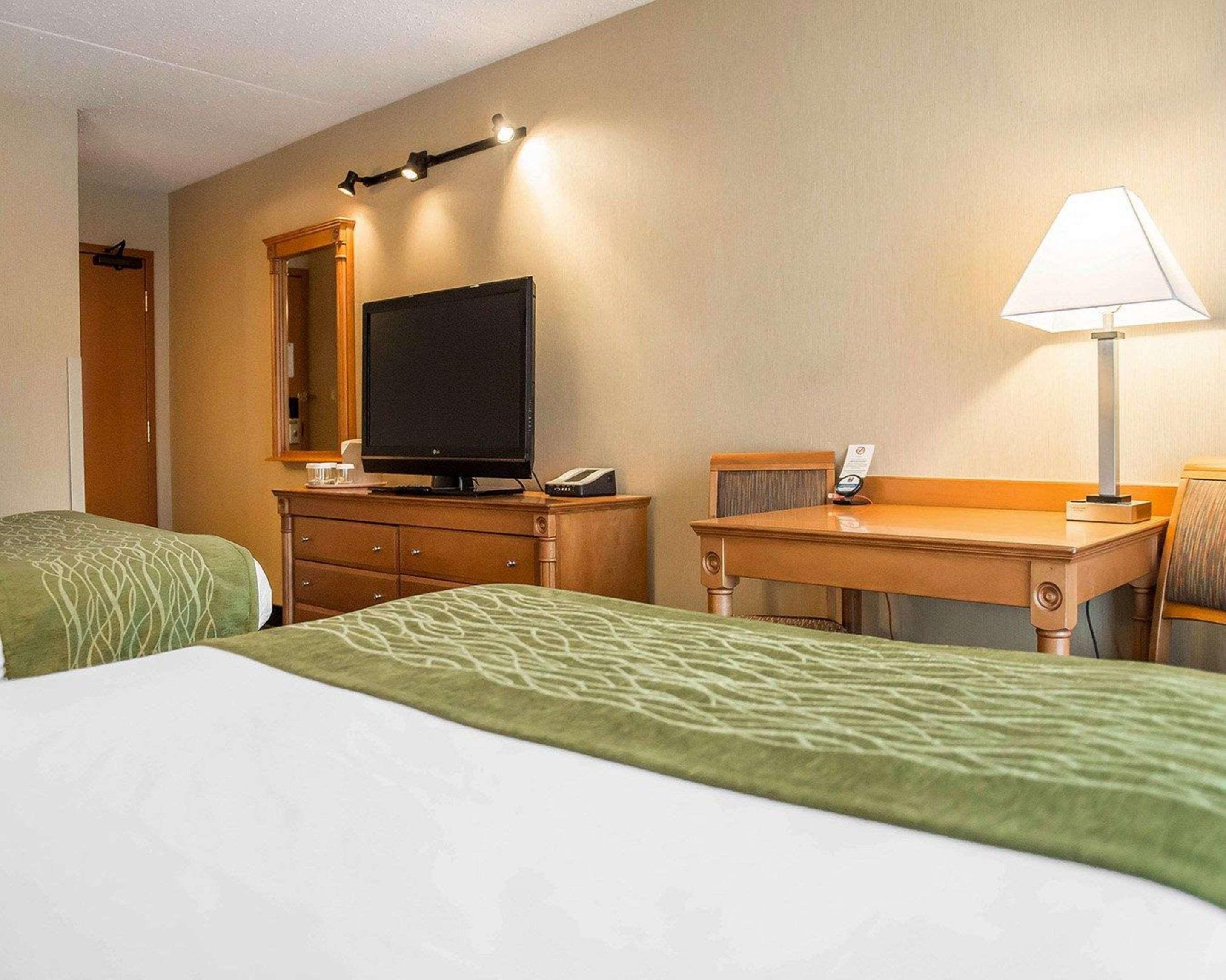Comfort Inn Броквил Екстериор снимка