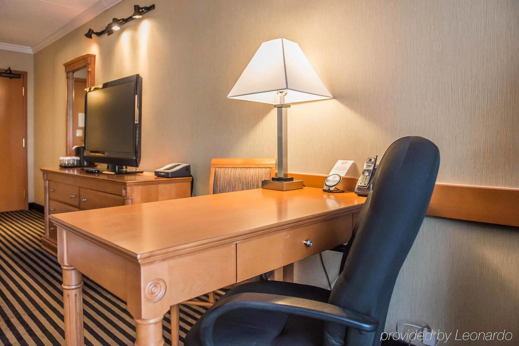 Comfort Inn Броквил Екстериор снимка